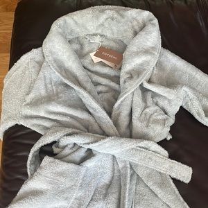 Coyuchi unisex cloud loom robe- small/med palest ocean - NWT